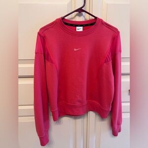 Nike women’s sweatshirts Medium EUC